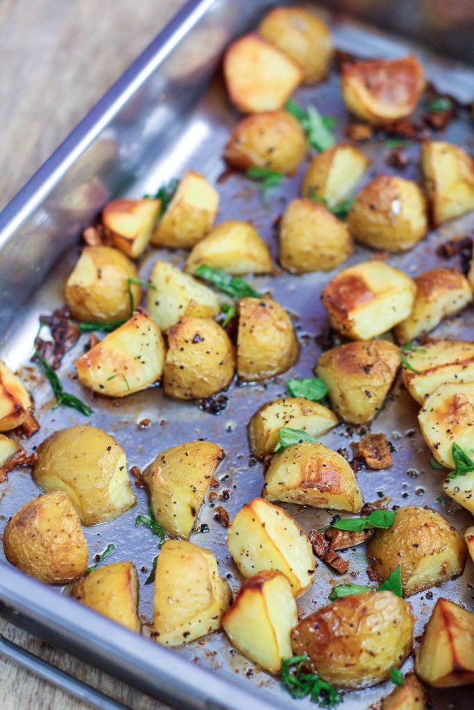 Delicious Garlic Roasted Potatoes