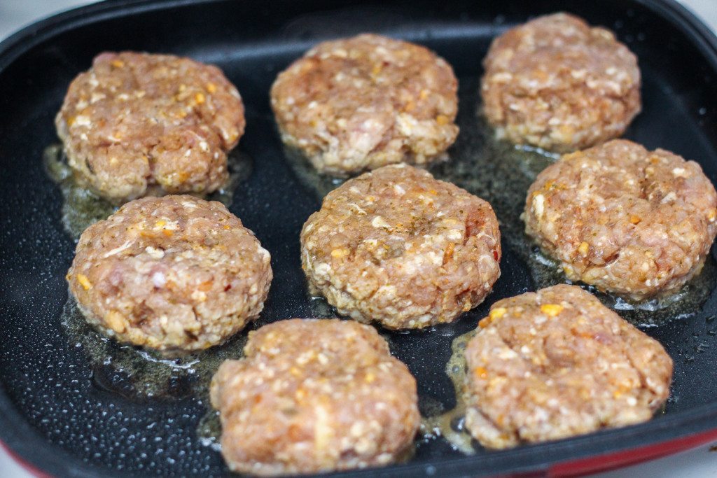 Beef Sliders with Sriracha Mayonnaise